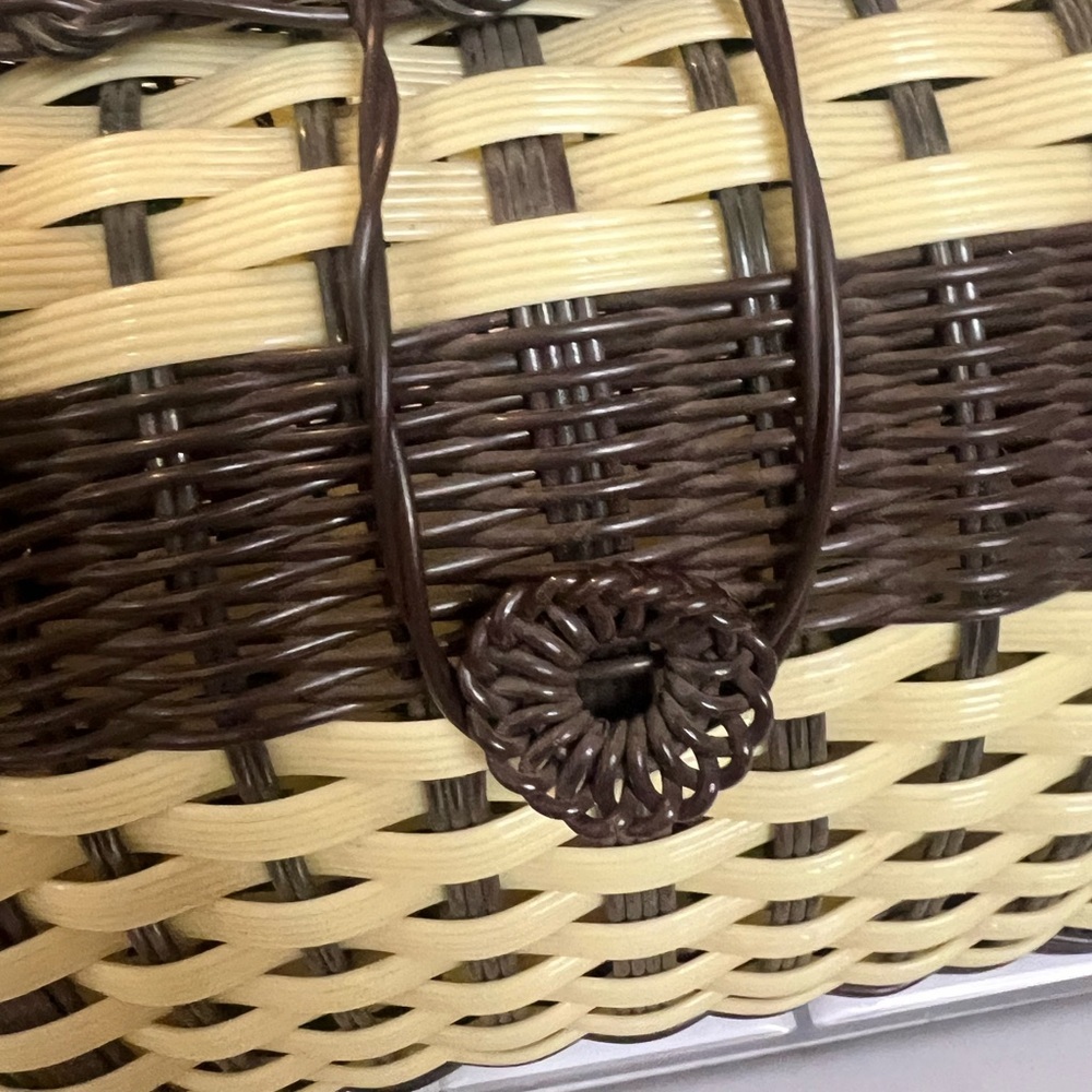 Elegant Two-Tone plastic Woven Tote Bag - Picture 4 of 6
